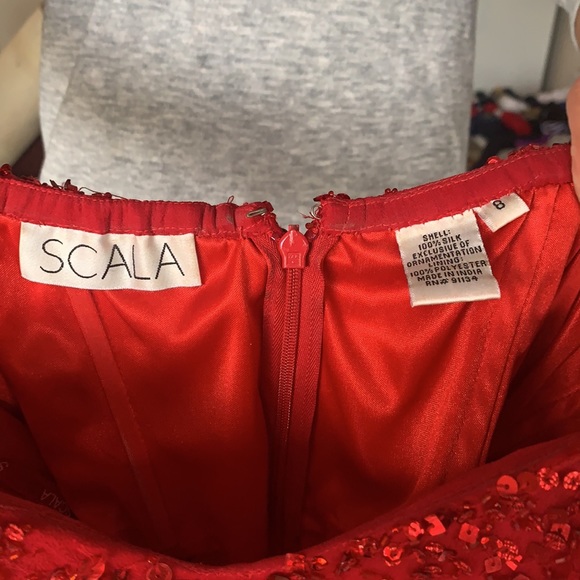 Dress - Picture 3 of 3